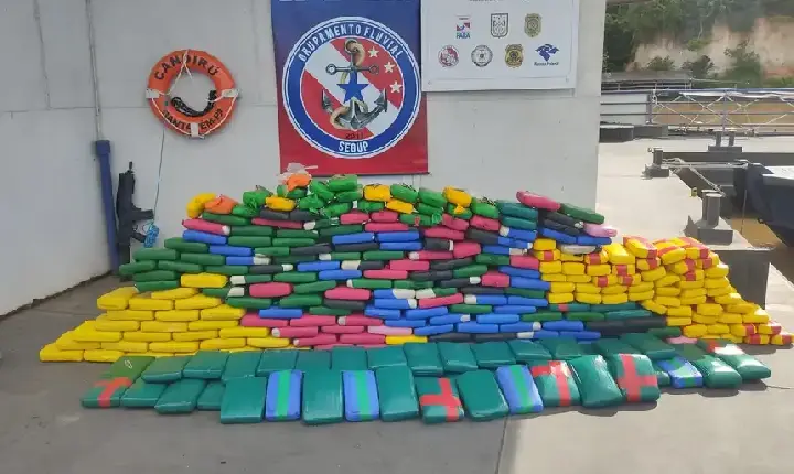 Agentes da Base Candiru apreendem 357 kg de drogas em embarcação no Baixo Amazonas