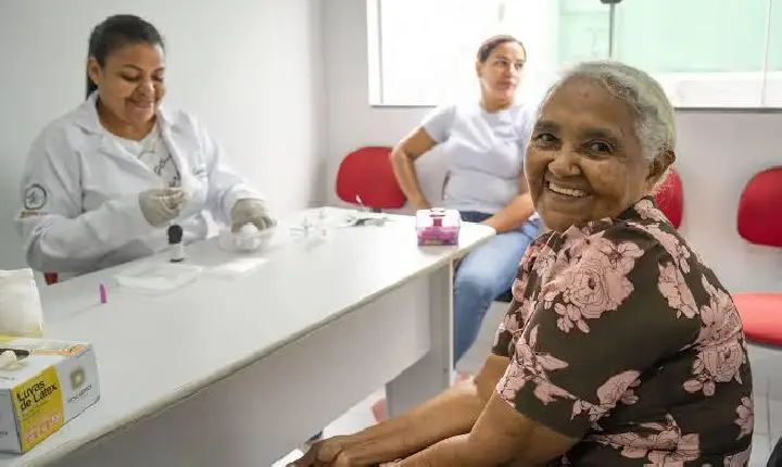 Altamira anuncia reforço na saúde com nova ambulância, micro-ônibus e uniformes para agentes