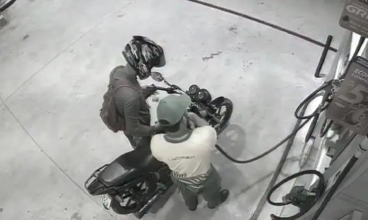 Armados com fuzis, bandidos assaltam frentistas em posto de combustíveis em Marituba