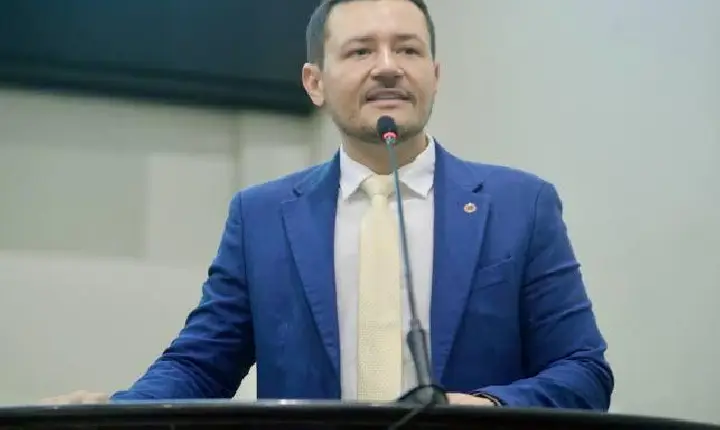 Aveilton Souza celebra inauguração do SINE em Santana do Araguaia