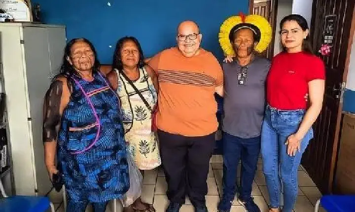 Bannach define implantação do ensino médio na aldeia Kriny