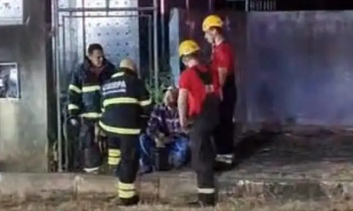 Homem sobe em torre de 60 metros e mobiliza bombeiros em Tucuruí