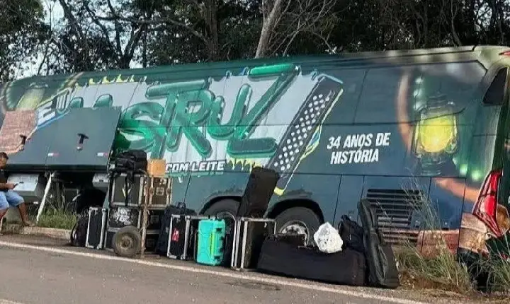 Brejo Grande do Araguaia: ônibus da banda Mastruz com Leite sofre acidente a caminho da cidade