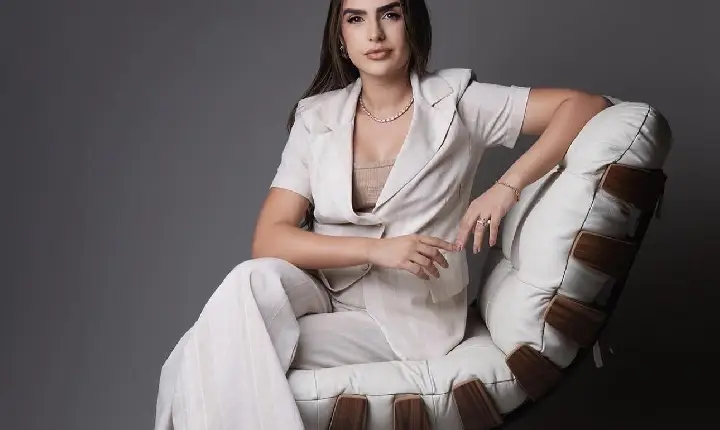 Carol Resque anuncia pré-candidatura a deputada federal