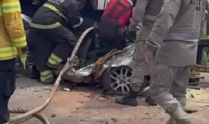 Colisão entre caminhões e carro mata duas pessoas na PA-150