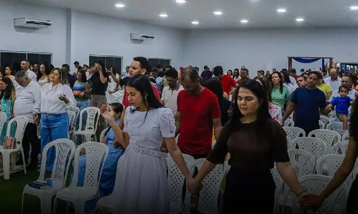 Culto de Gratidão reúne comunidade em momento de louvor em Pacajá