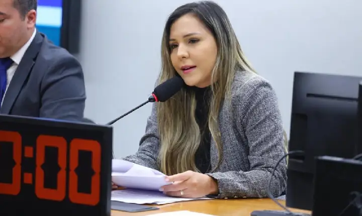 Deputada Andréia Siqueira destaca avanço de projeto de lei voltado à inclusão social