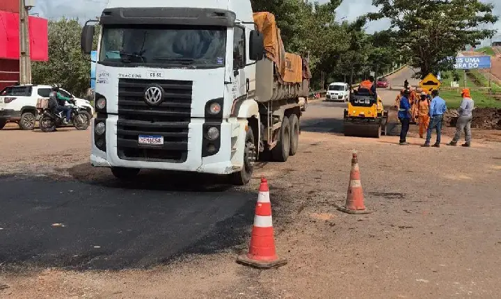 DNIT inicia operação tapa-buraco em trechos da BR-230 em Pacajá