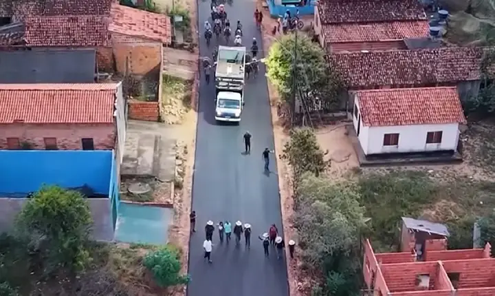 Em clima de festa, Godoy entrega asfalto no Tauiry e marca novo avanço para Itupiranga