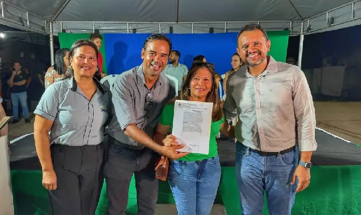 Em parceria com o IPPUR, Dr. Rener entrega 400 títulos de imóveis em Redenção