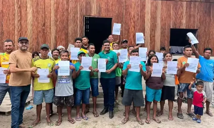 Estado entrega Cadastros Nacionais da Agricultura a indígenas de Aveiro