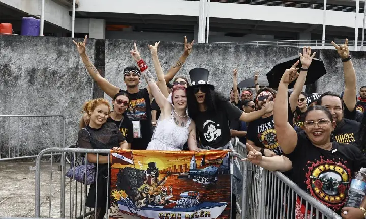 Fãs enfrentam filas desde a madrugada para ver Guns N’ Roses no Mangueirão, em Belém
