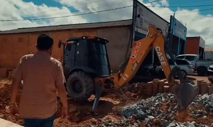 Gestão Godoy trabalha na recuperação da Rua 25 de Agosto