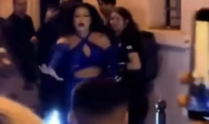 Gloria Groove é alvo de críticas após interação ‘inusitada’ com fãs em Paris