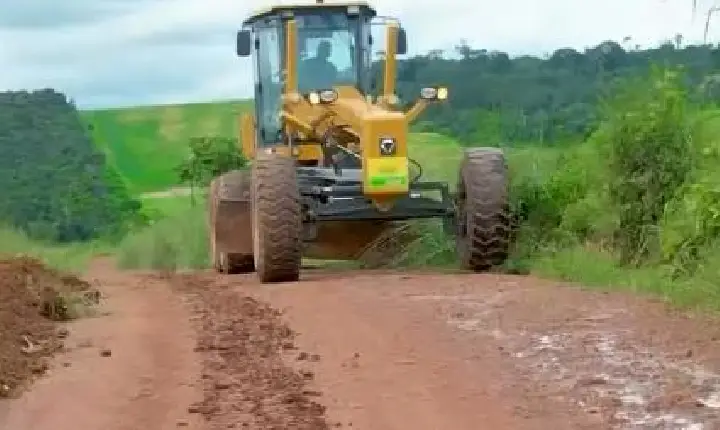 Goianésia do Pará avança na recuperação de estrada vicinal