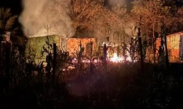 Homem agride companheira e incendeia residência em Parauapebas