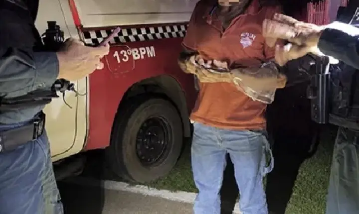 Homem com mandado por estupro de vulnerável é preso pela PM durante abordagem a ônibus em Tucuruí