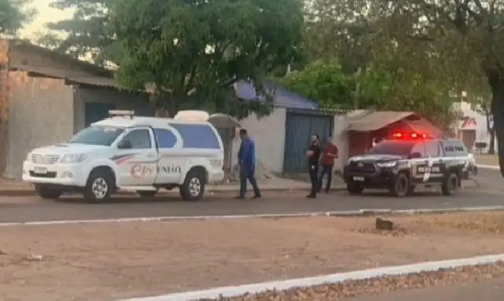 Homem é encontrado morto em frente a lava-jato de Redenção