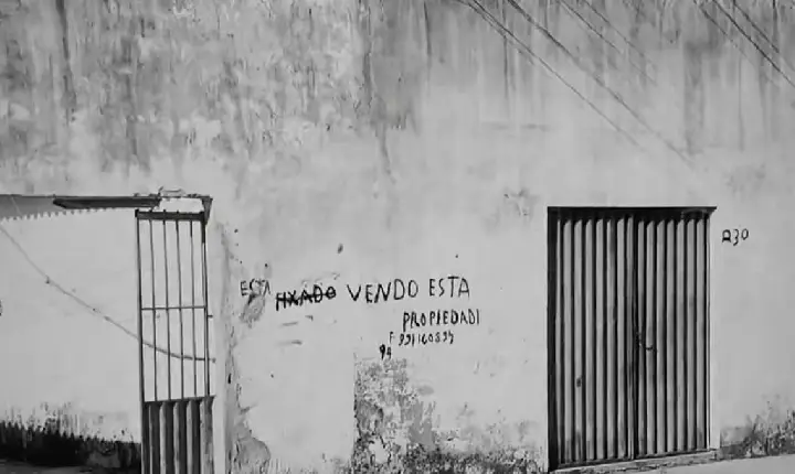 Homem é esfaqueado no mesmo condomínio onde corpo foi encontrado em poço em Canaã