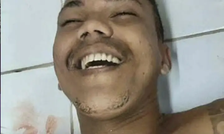 Homem é morto em confronto com a polícia e morre sorrindo