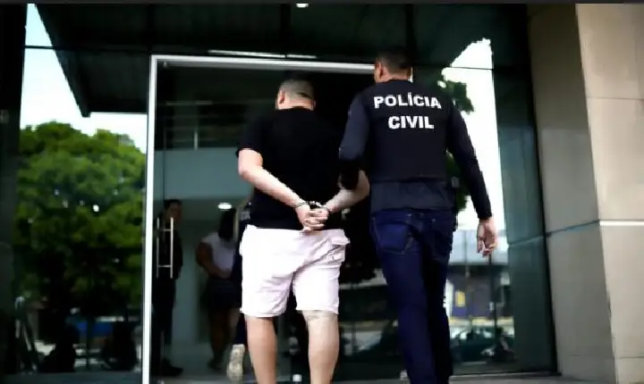 Homem mata mãe e corta dedo para acessar celular em SP