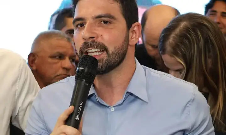 Igor Normando anuncia antecipação do 13º a servidores