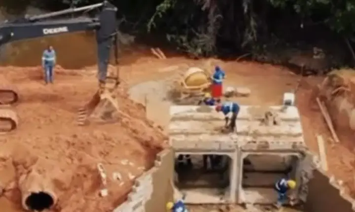 Infraestrutura em Parauapebas: Semob implanta aduelas na Vicinal da Pedra