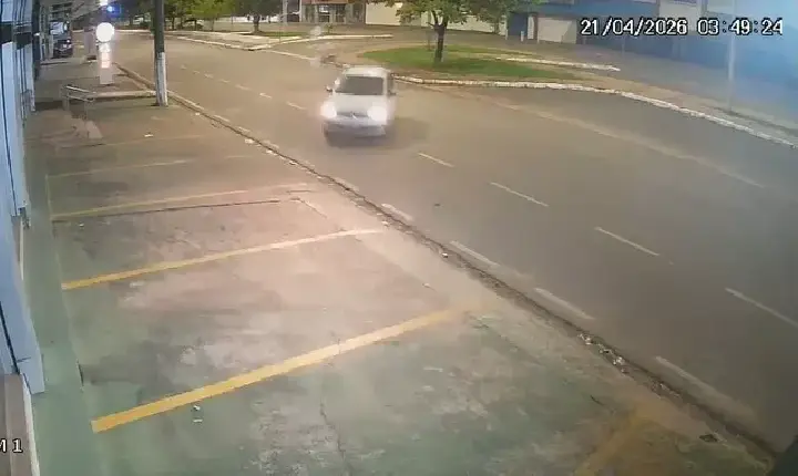 Jovens desviram carro para salvar vítimas após acidente em Marabá