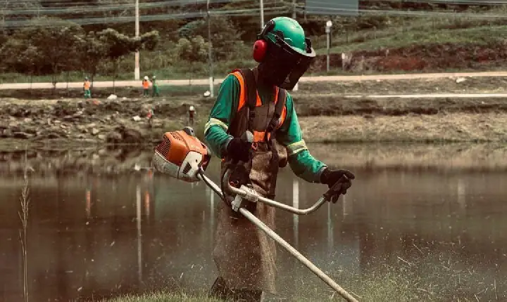 Limpeza urbana e obras em vicinais marcam ações da Prefeitura em Parauapebas