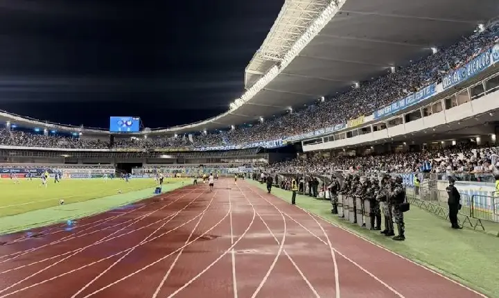 Mais de 30 mil torcedores acompanham vitória do Paysandu em noite histórica no Mangueirão