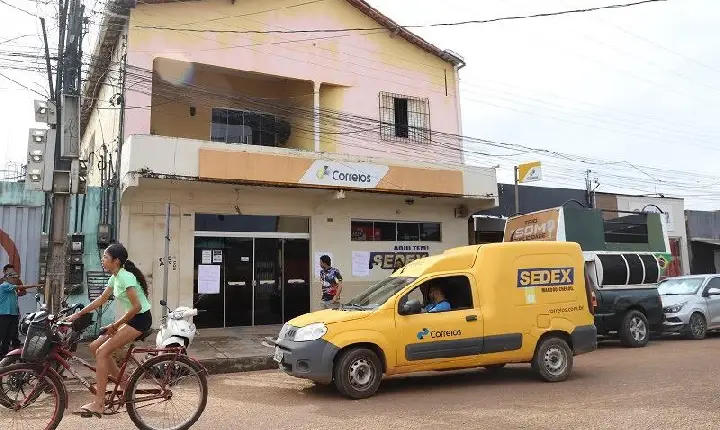 Moradores protestam contra possível fechamento de agência dos Correios em Marabá