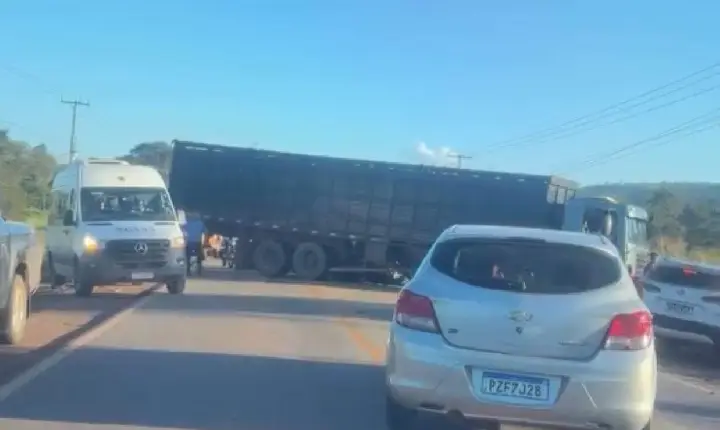 Motociclista fica gravemente ferido após colisão com caminhão entre Canaã dos Carajás e Vila Planalto
