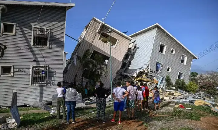 Número de mortos em terremoto na Venezuela sobe para 920