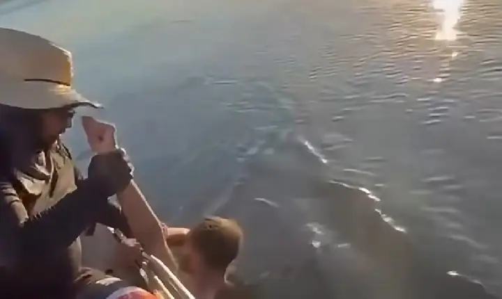 Pescadores chegam a tempo e salvam banhista de afogamento em Palmas