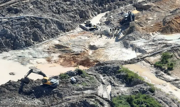 PF apreende maquinários de extração de ouro em garimpo ilegal de Novo Progresso