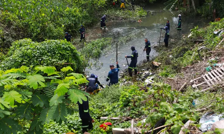 Prefeitura de Belém intensifica retirada de lixo do Mata Fome após alagamentos históricos