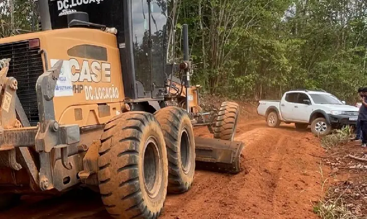 Prefeitura de Pacajá leva patrolamento para a vicinal Manoel Baiano, em Serra Azul