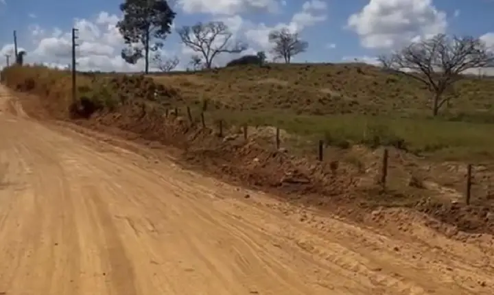 Prefeitura intensifica recuperação de estradas vicinais em Bannach
