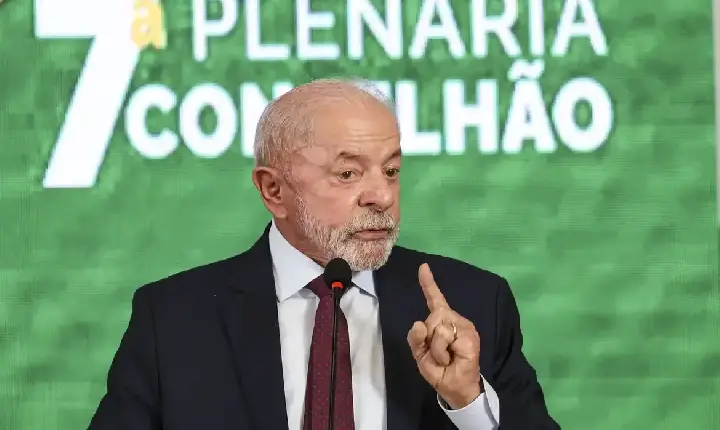 Presidente Lula estuda sistema para incentivar devolução de celulares roubados pelo Correios