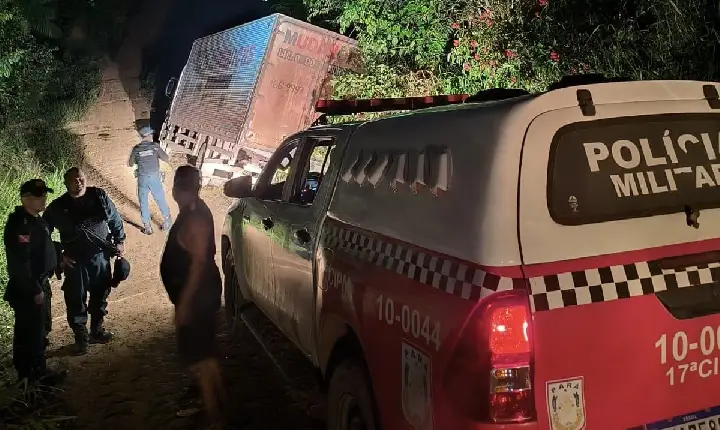 Quadrilha rouba caminhão dos Correios na BR-163 e abandona veículo em vicinal de Rurópolis