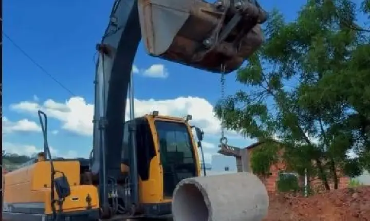 Rua 13, no Jardim América, recebe obras de infraestrutura em Xinguara