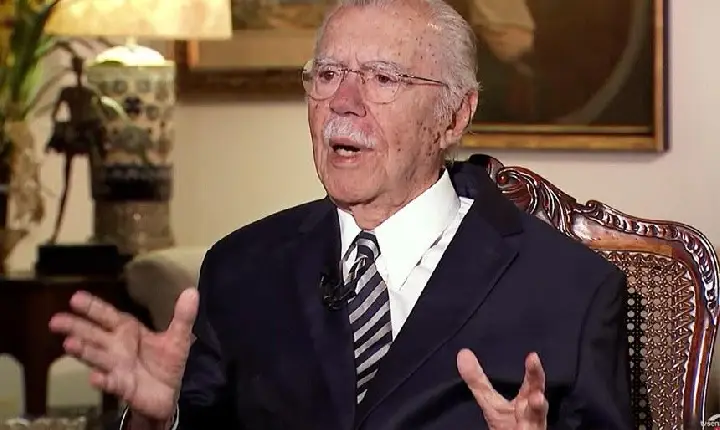 Sarney é homenageado nos 50 anos do Coren-MA por sancionar lei que regulamentou a enfermagem