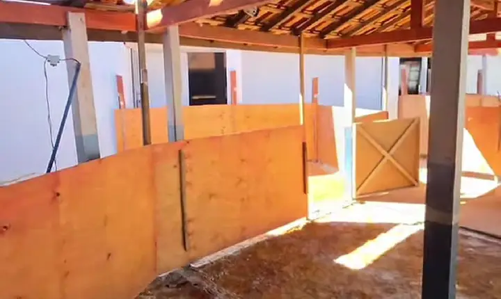 Secretário Fernando Gomes vistoria obras de reforma da Creche 13 de Maio em Redenção