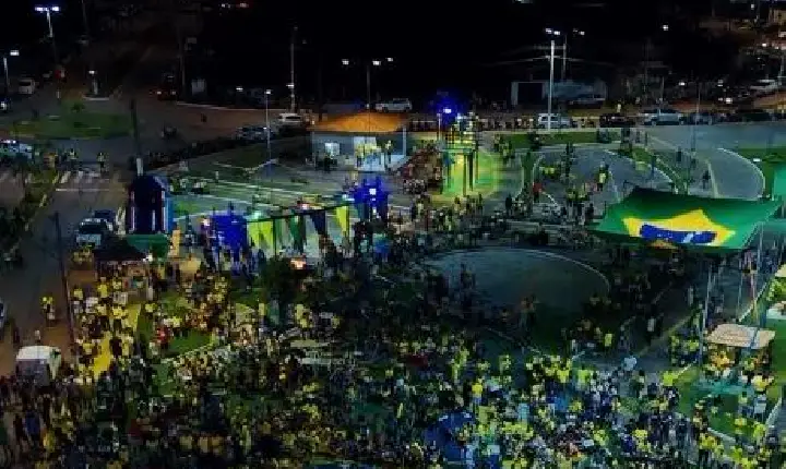 Torcida de Xinguara transforma Orla do Jardim do Lago em palco de festa na estreia da Seleção