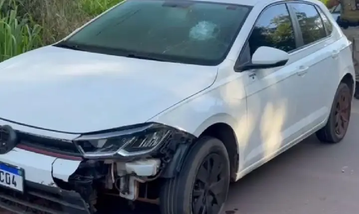 Veículo apedrejado é encontrado abandonado em Araguaína