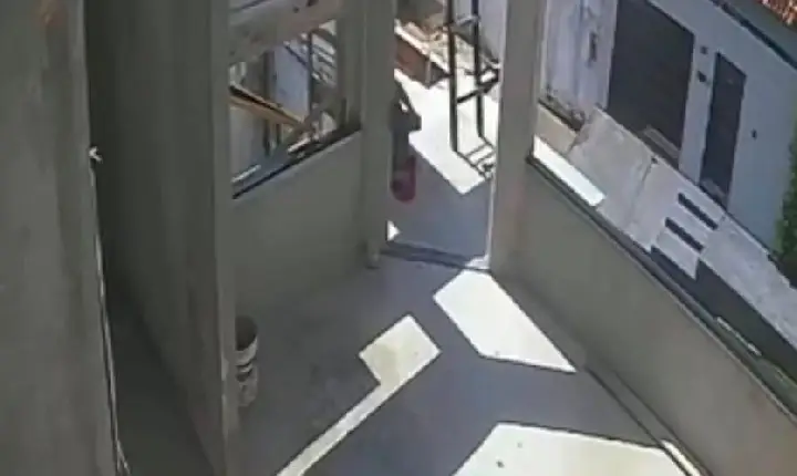 VÍDEO: Pedreiro morre durante serviço após sofrer descarga elétrica em Capanema