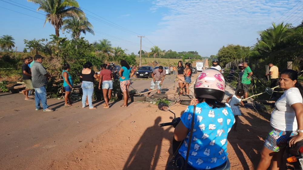 Moradores de Itupiranga vão às ruas indignados com fornecimento de água