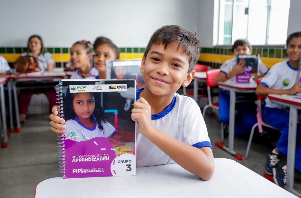 Rede municipal de ensino se prepara para volta às aulas