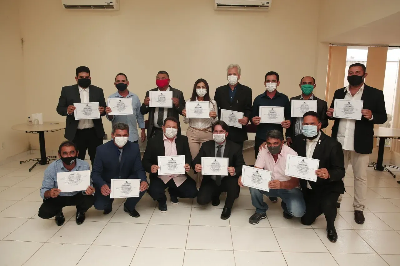 Dança das cadeiras em Canaã: 77% dos vereadores mudaram de partido