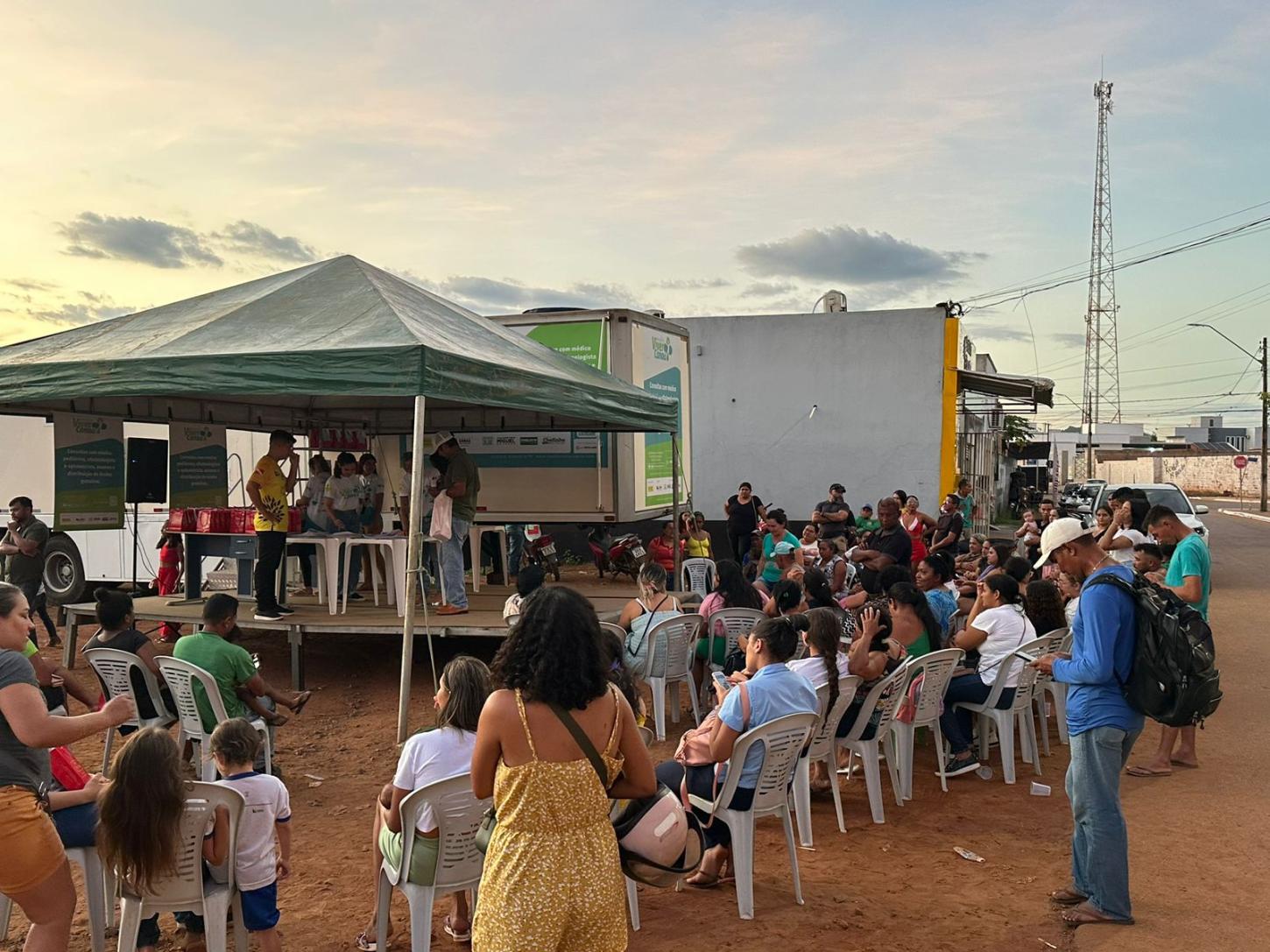 Viver Mais Canaã: Instituto Sucupira realiza entrega de óculos para os moradores da VS-52